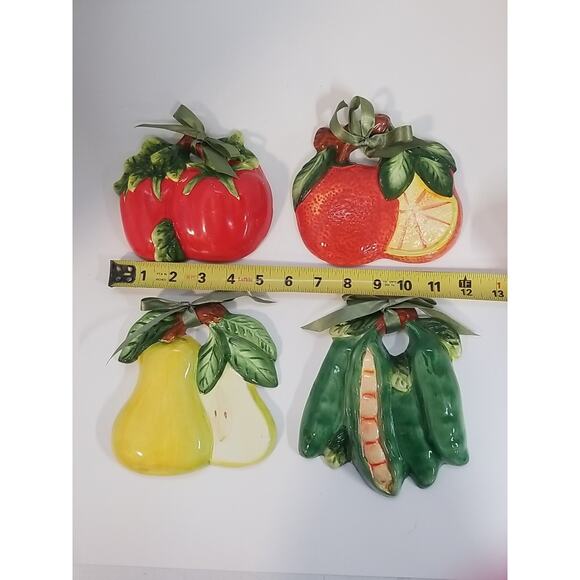 Vtg Set 4 Ceramic Kitchen Wall Hanging Fruit Plaques Tomato Pear Peas Orange - Picture 3 of 8